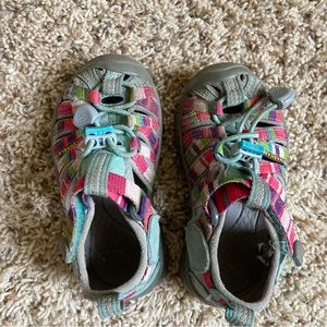 Keen sandals size 8